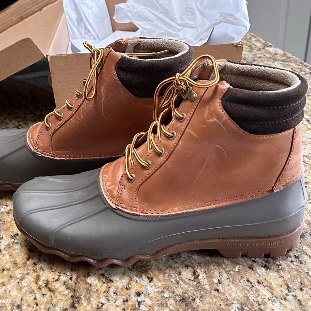 New Men’s size 13 Sperry Avenue Duck Boots Tan/Brown